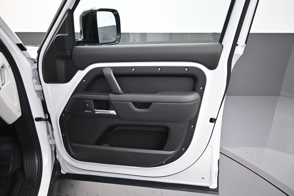 New 2026 Land Rover Defender 110 X-Dynamic SE SUV