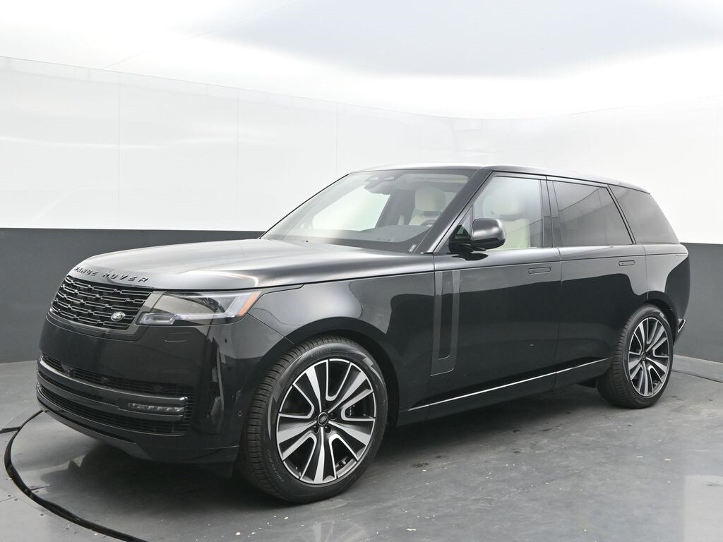 New 2025 Land Rover Range Rover SE SUV