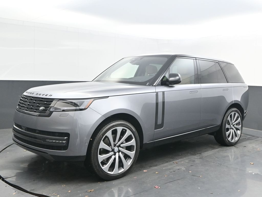 New 2025 Land Rover Range Rover SE SUV