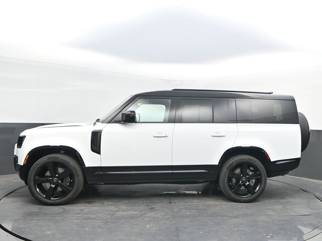 Used 2025 Land Rover Defender 130 X-Dynamic SE SUV