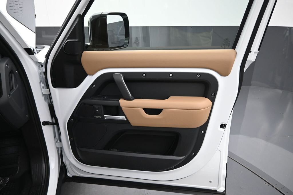 New 2026 Land Rover Defender 110 400PS X-Dynamic SE SUV