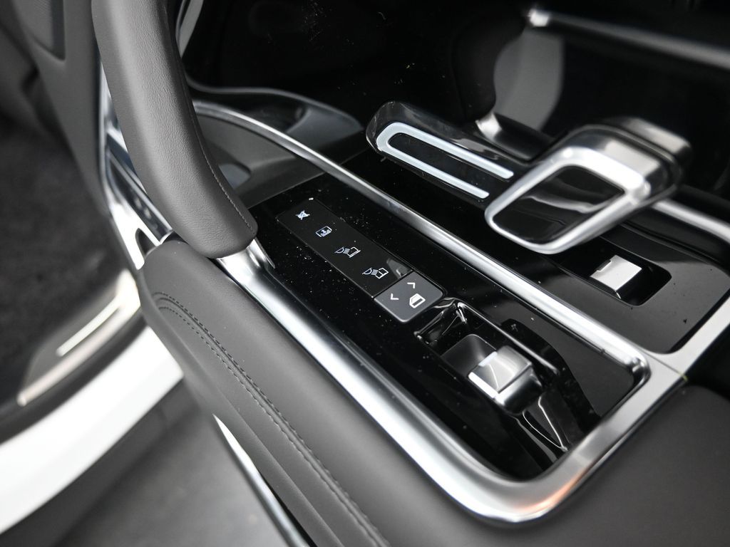 2025 Land Rover Range Rover SE - Photo 13