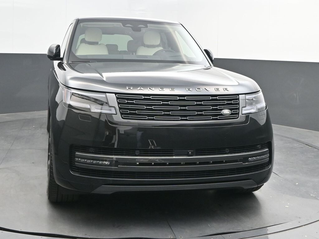 New 2025 Land Rover Range Rover SE SUV