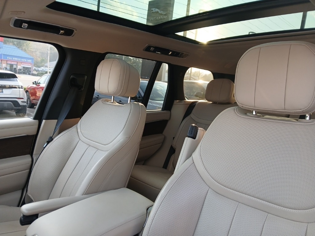 Used 2024 Land Rover Range Rover P530 SE SUV