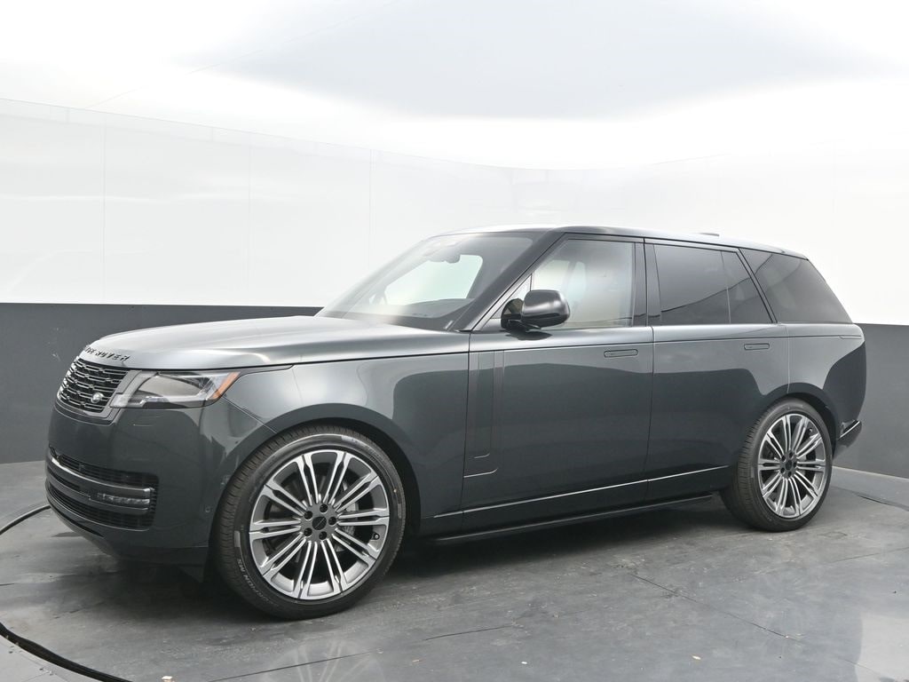 2026 Land Rover Range Rover SE's photo