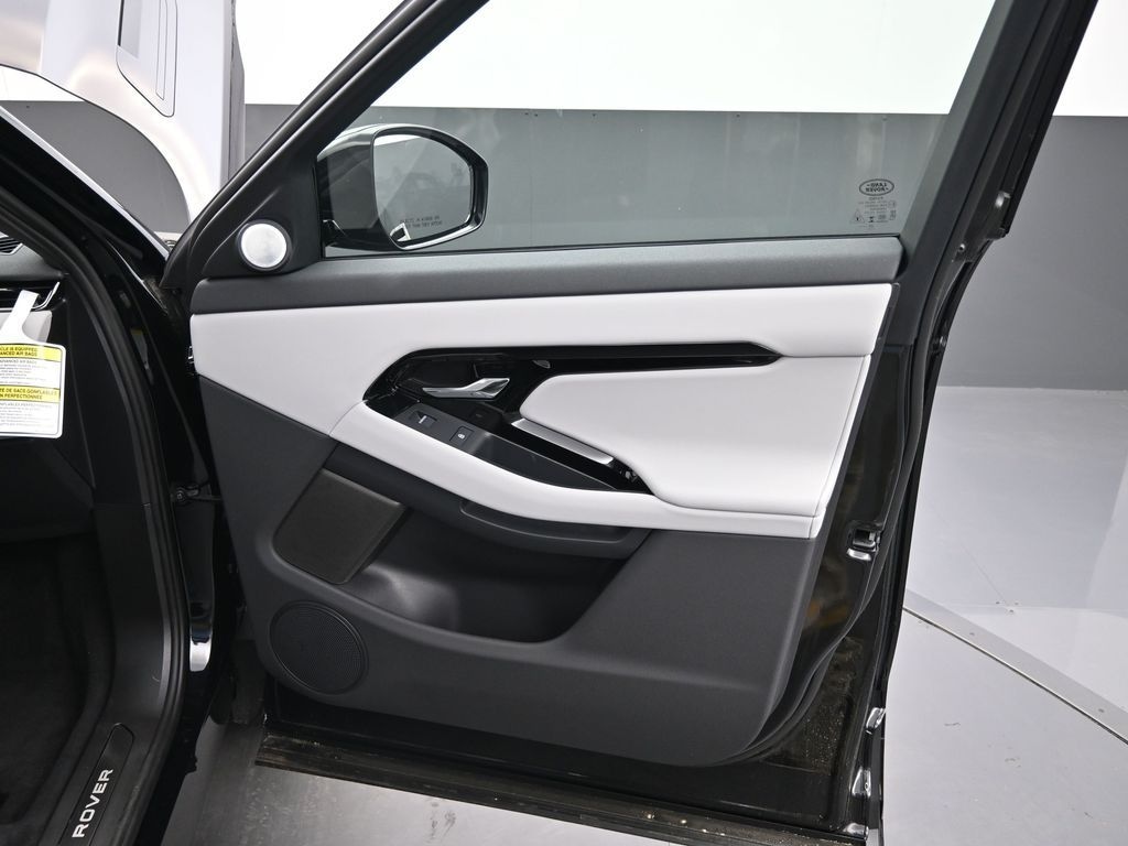 New 2026 Land Rover Range Rover Evoque Dynamic SE SUV