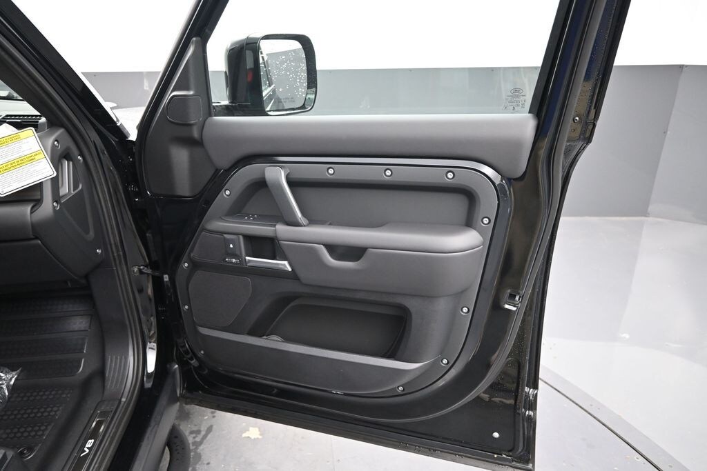 Used 2025 Land Rover Defender 110 V8 SUV