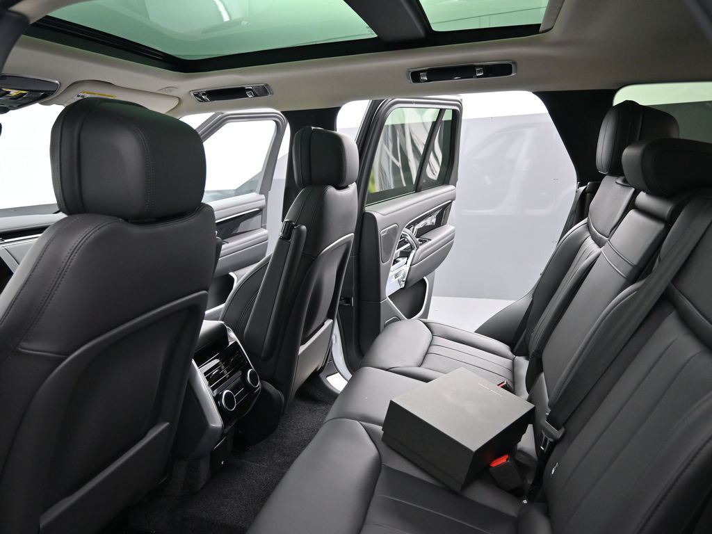 2025 Land Rover Range Rover SE - Photo 20