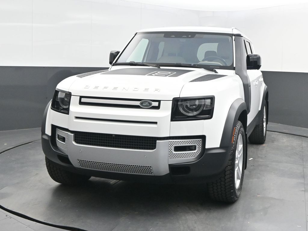 2022 Land Rover Defender SE's photo