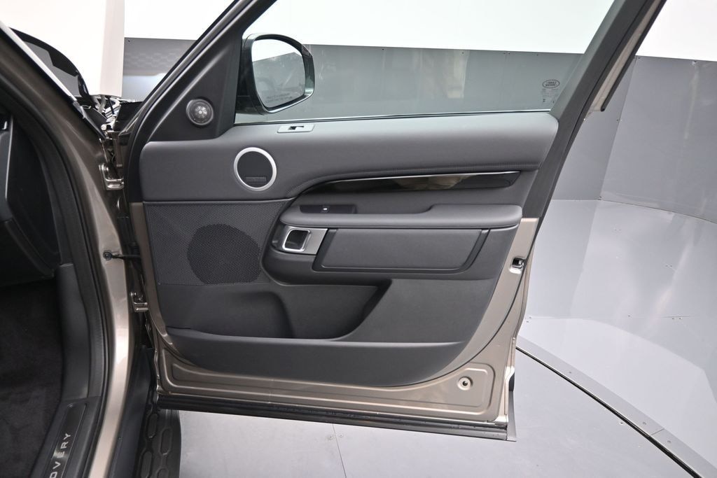 New 2025 Land Rover Discovery S SUV