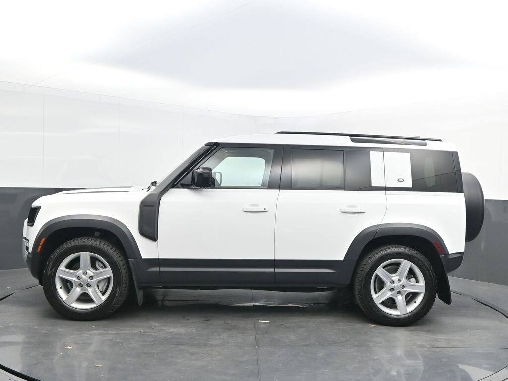 2022 Land Rover Defender SE photo 2