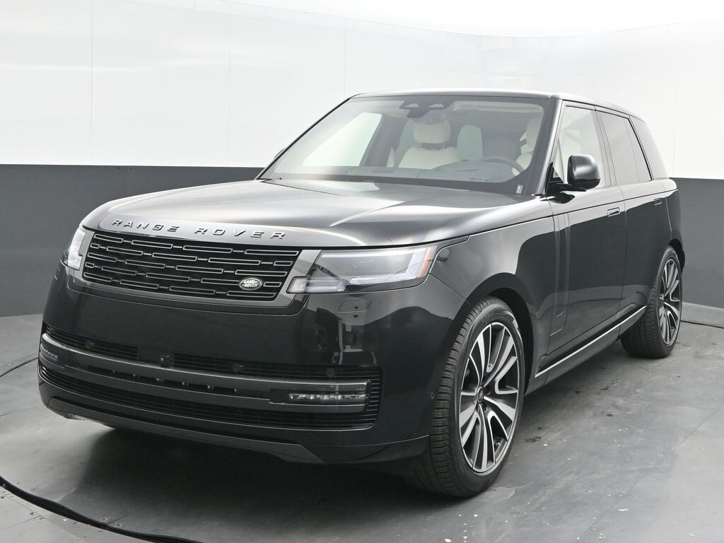 New 2025 Land Rover Range Rover SE SUV