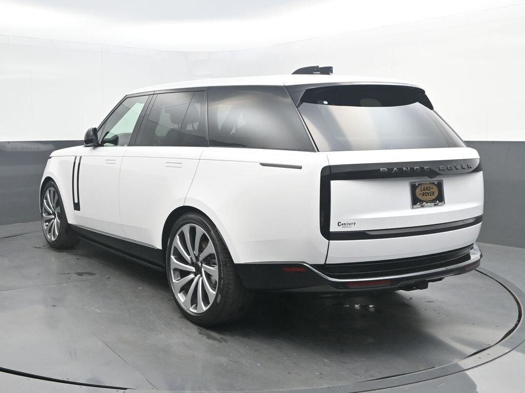New 2026 Land Rover Range Rover SE SUV