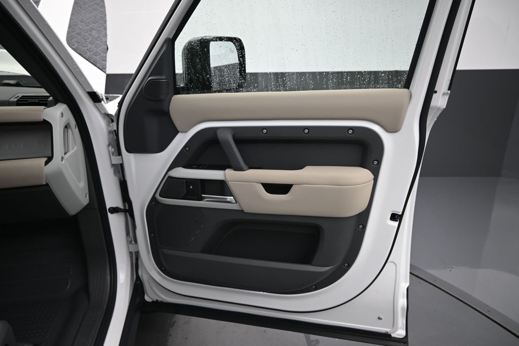 Certified 2022 Land Rover Defender SE SUV