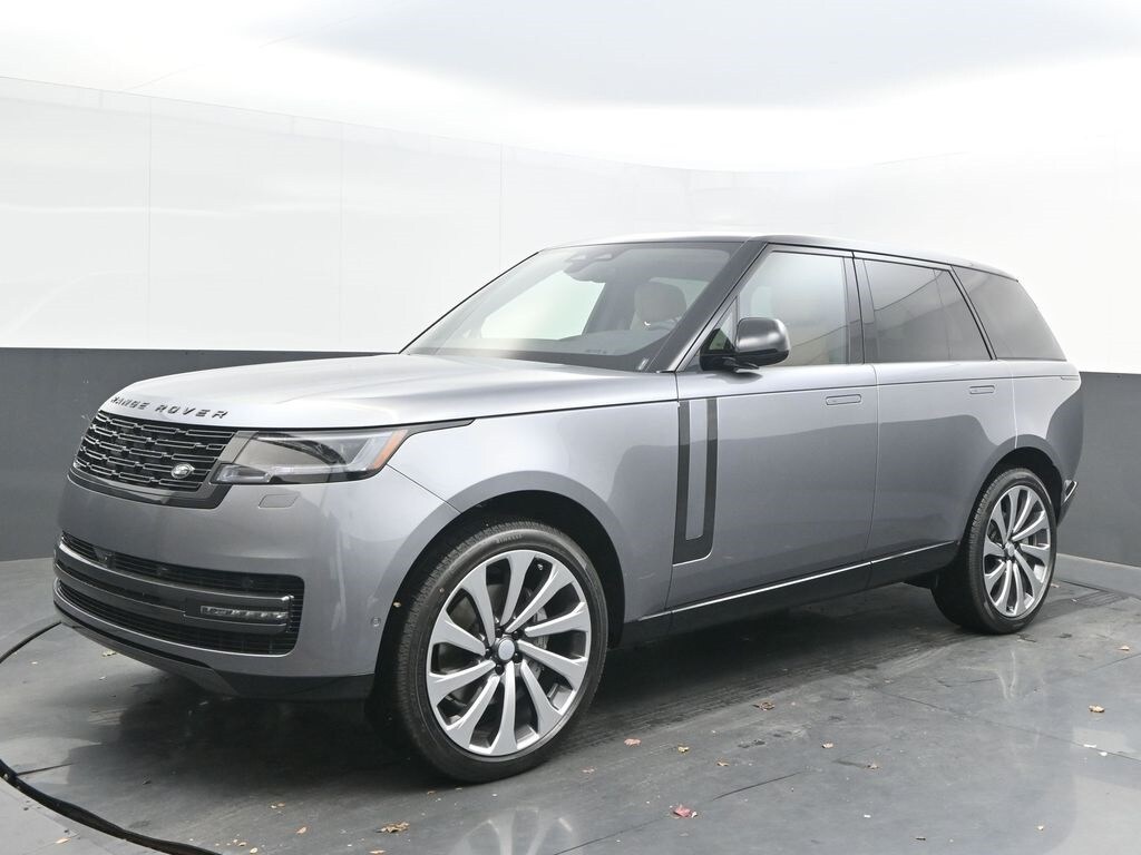 New 2025 Land Rover Range Rover SE SUV