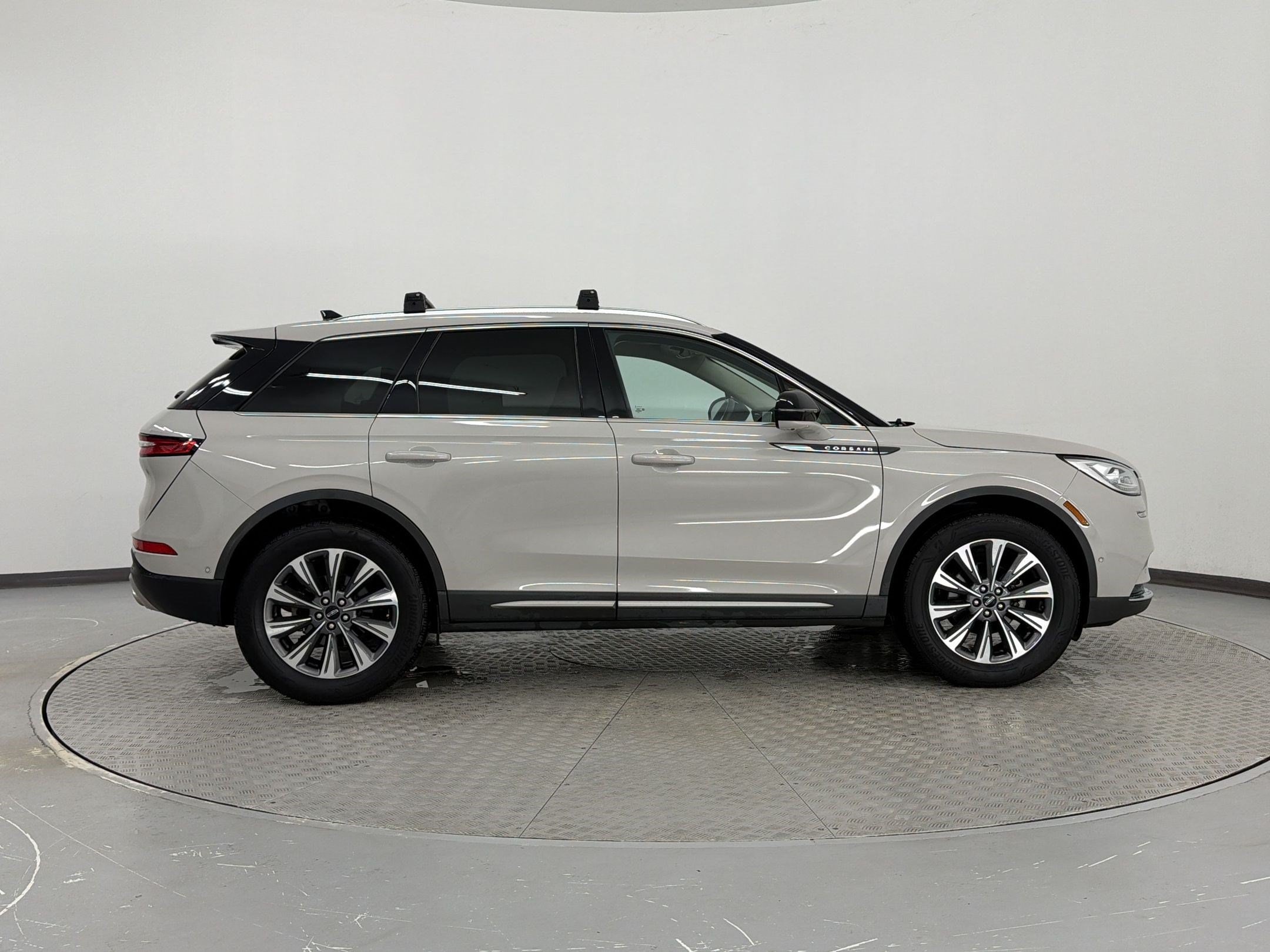 Corsair Reserve SUV