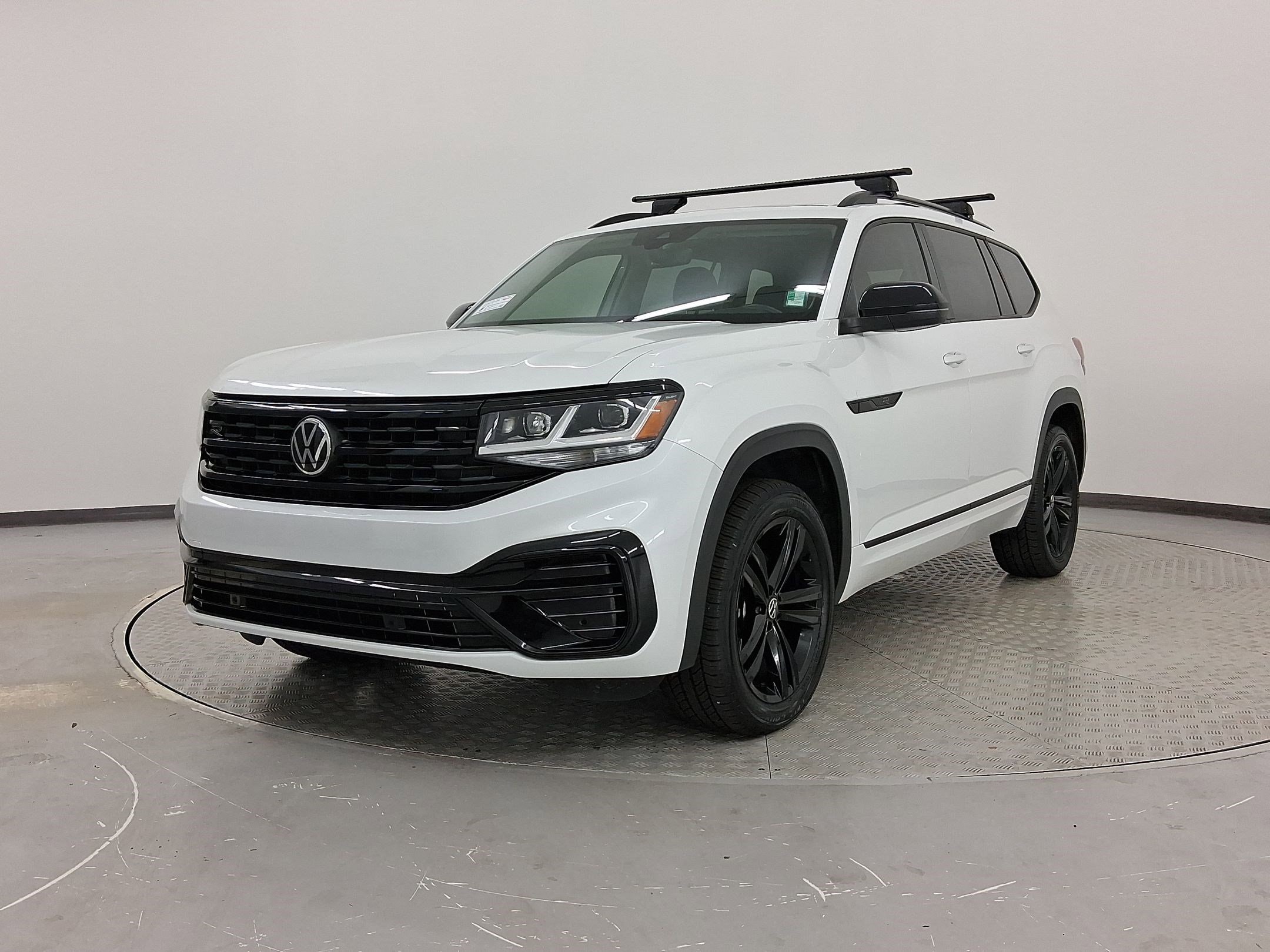 2023 Volkswagen Atlas SEL R-Line Black's photo