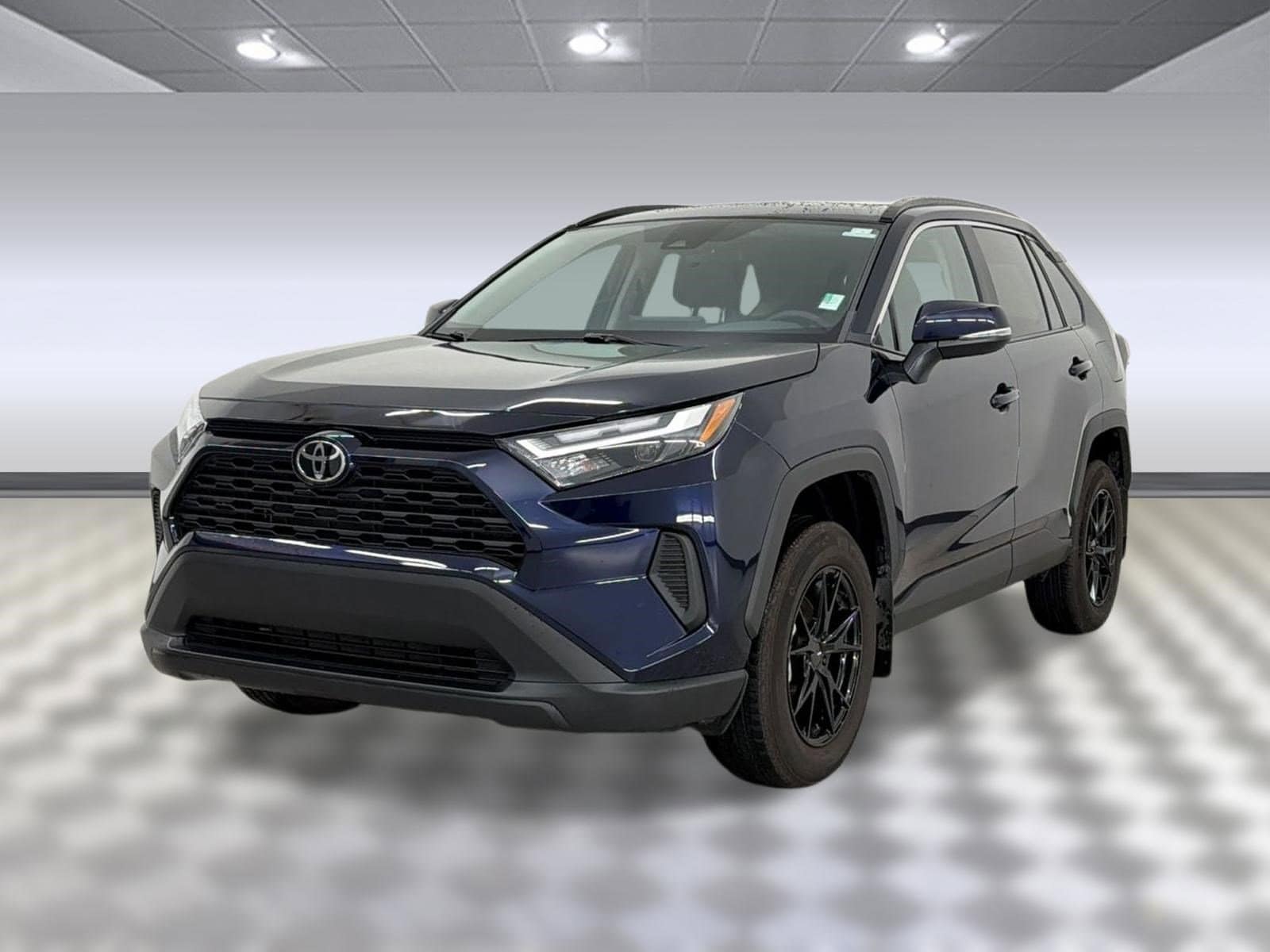 2025 Toyota RAV4 XLE FWD's photo