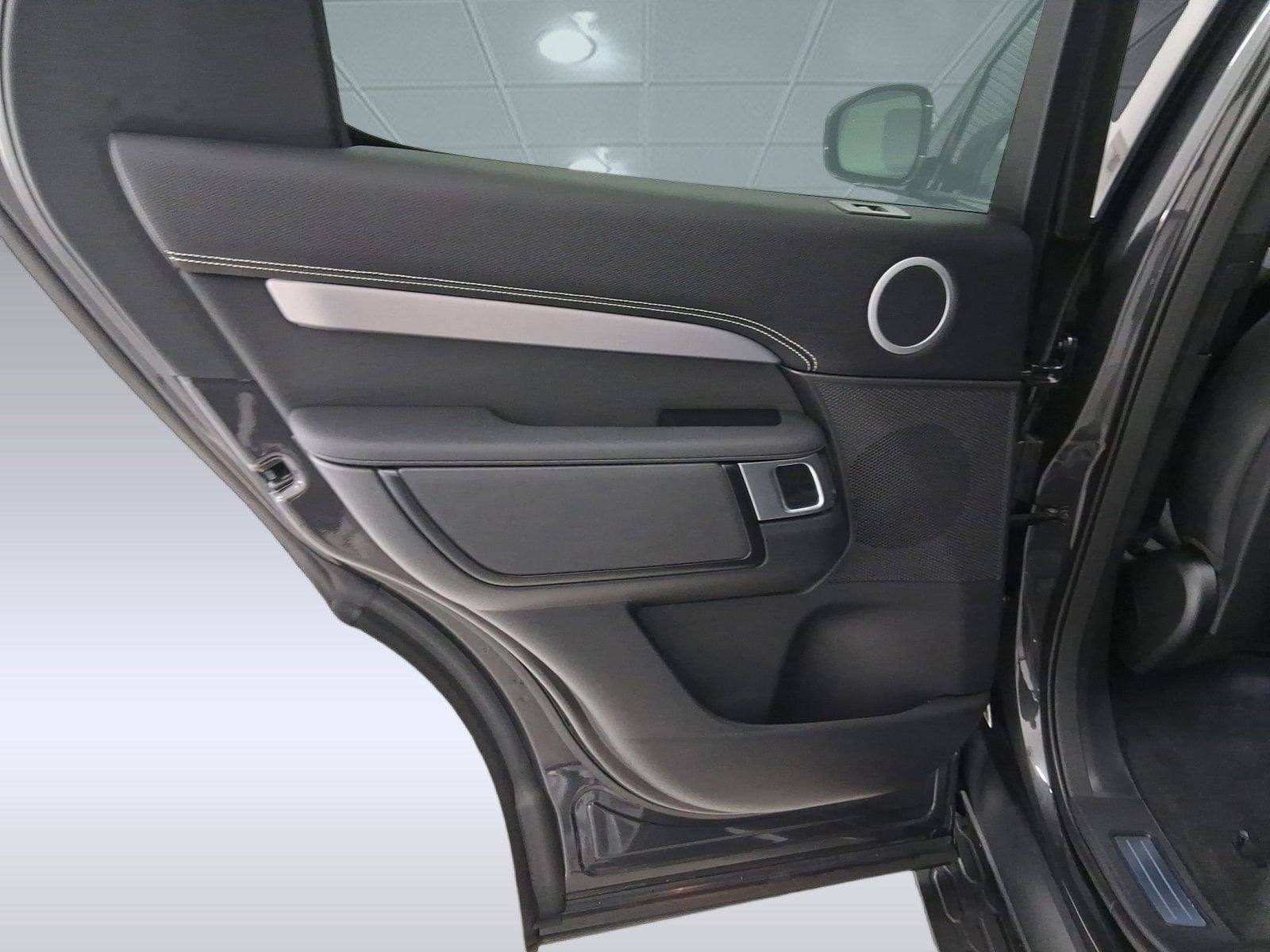 2026 Land Rover Discovery Gemini Edition - Photo 28