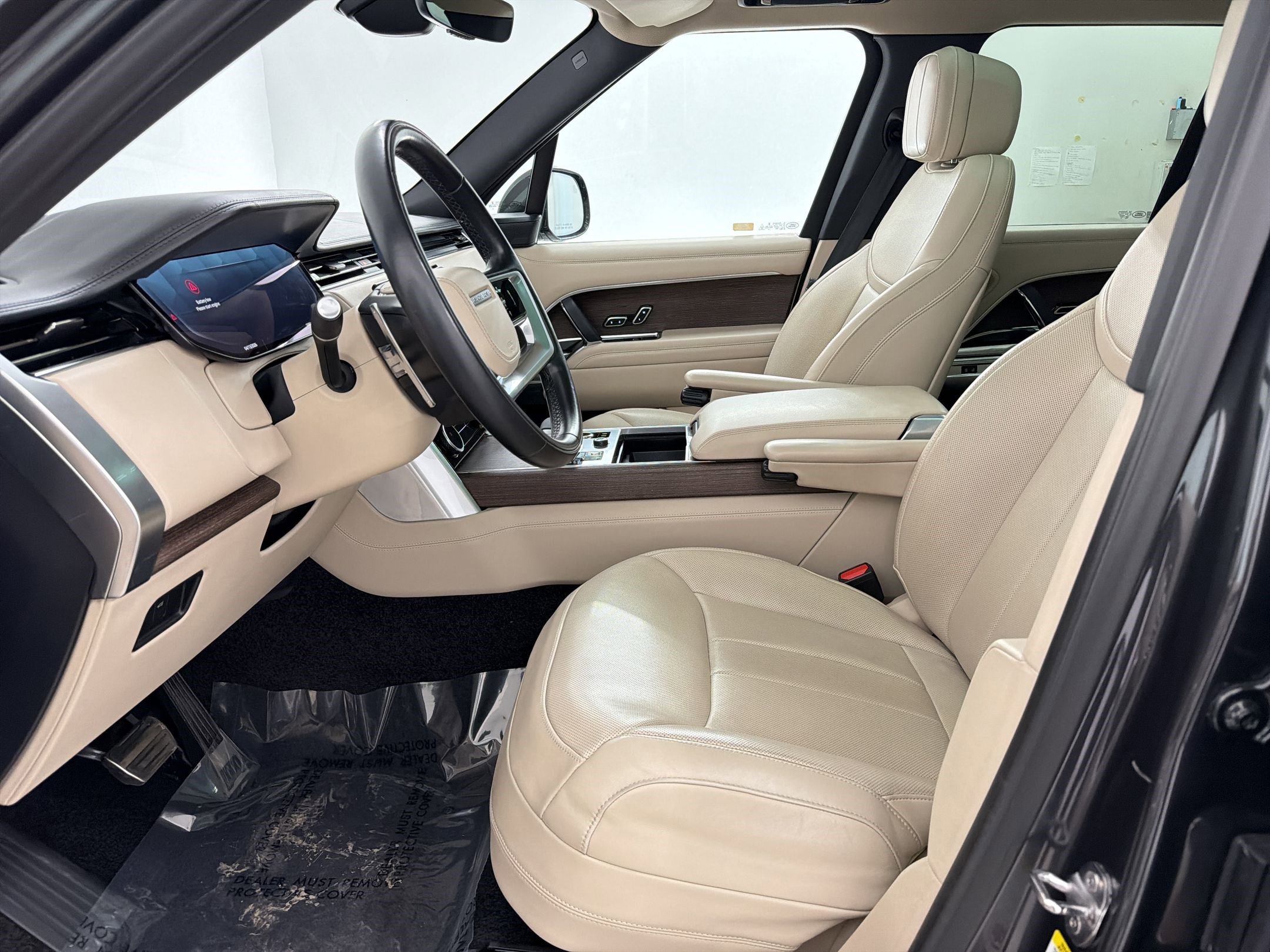 2023 Land Rover Range Rover P400 SE photo 4