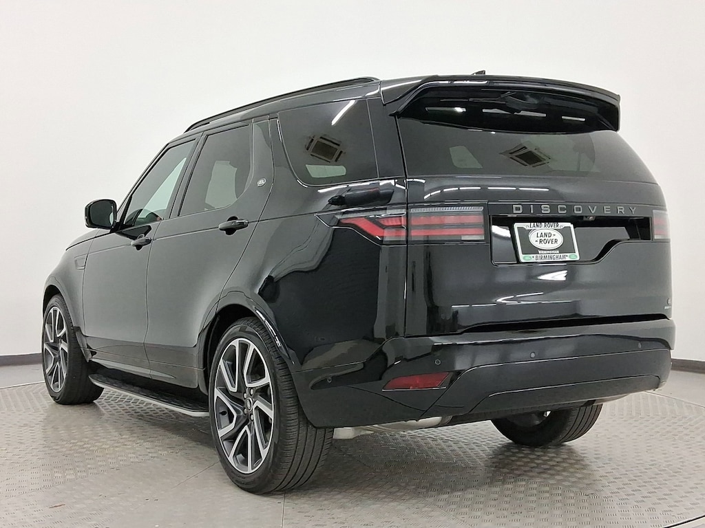 Certified 2025 Land Rover Discovery P300 Dynamic SE SUV