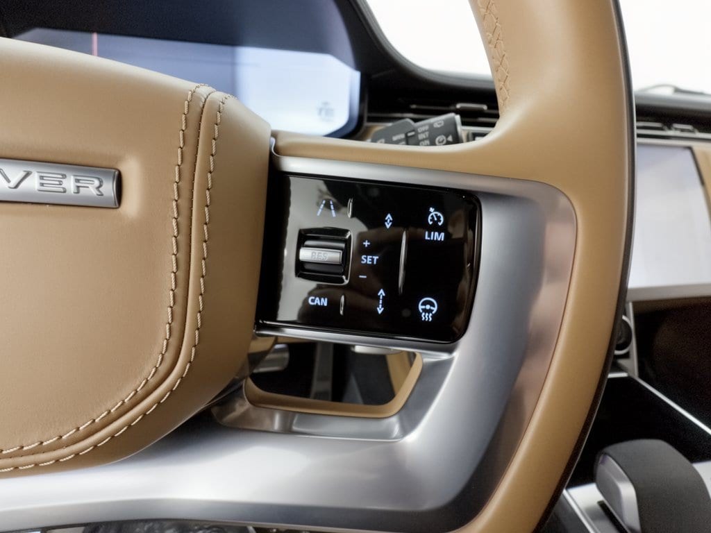 2023 Land Rover Range Rover SE - Photo 18
