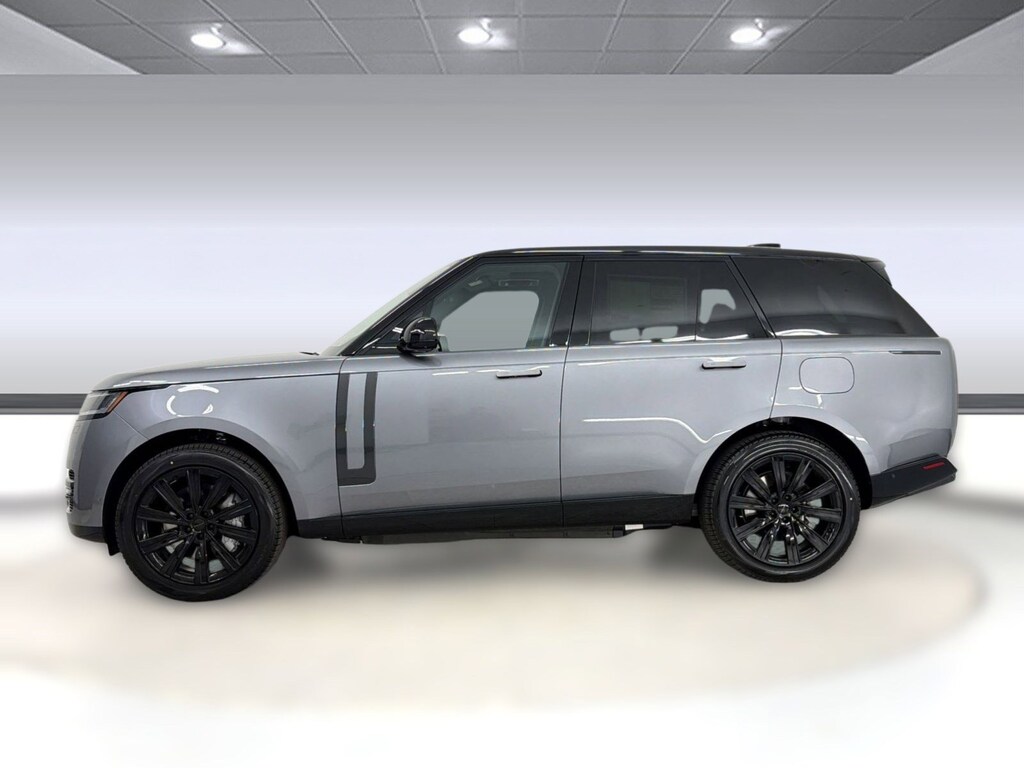 New 2026 Land Rover Range Rover P550e SE SUV