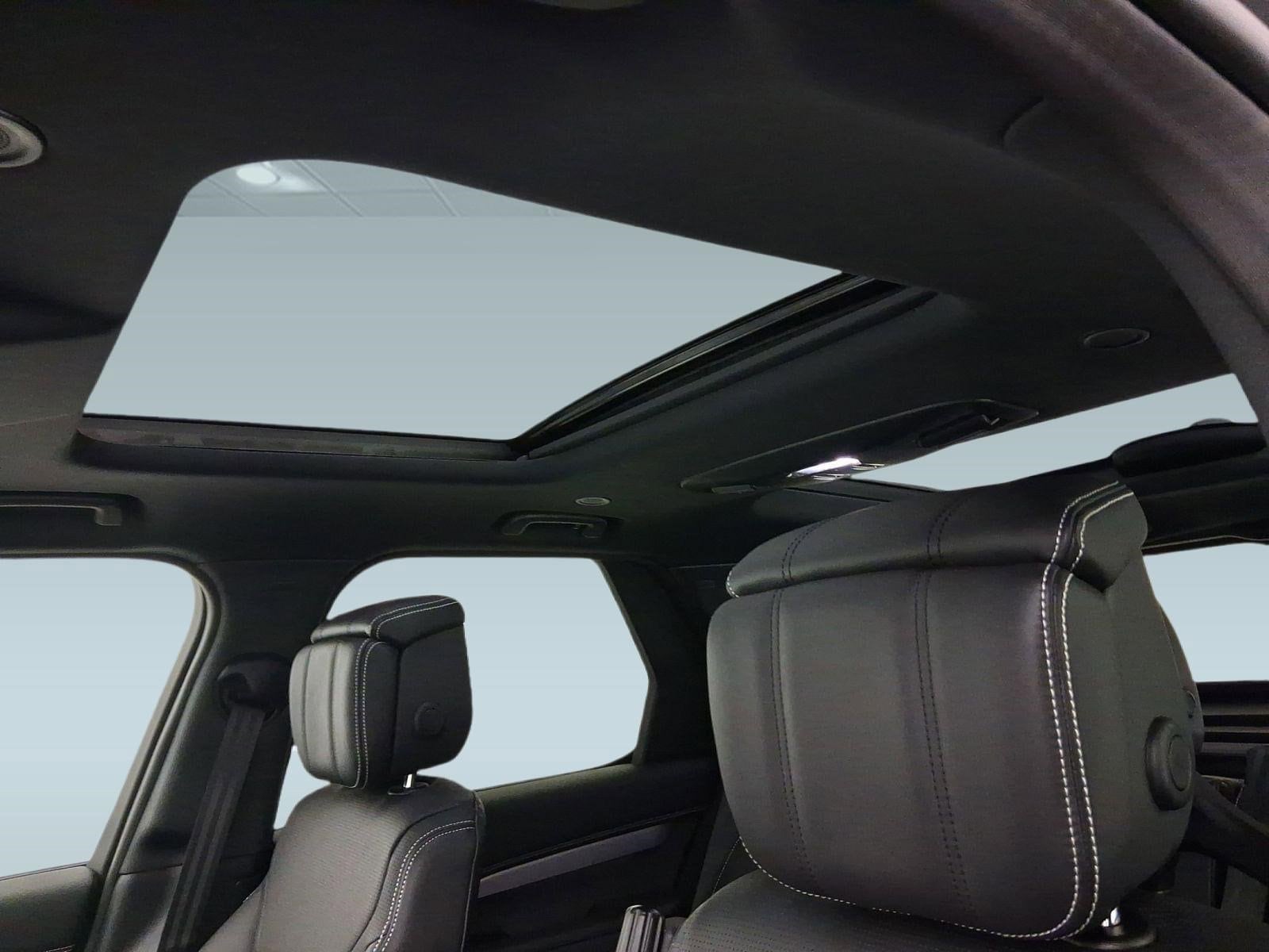 2026 Land Rover Discovery Gemini Edition - Photo 14