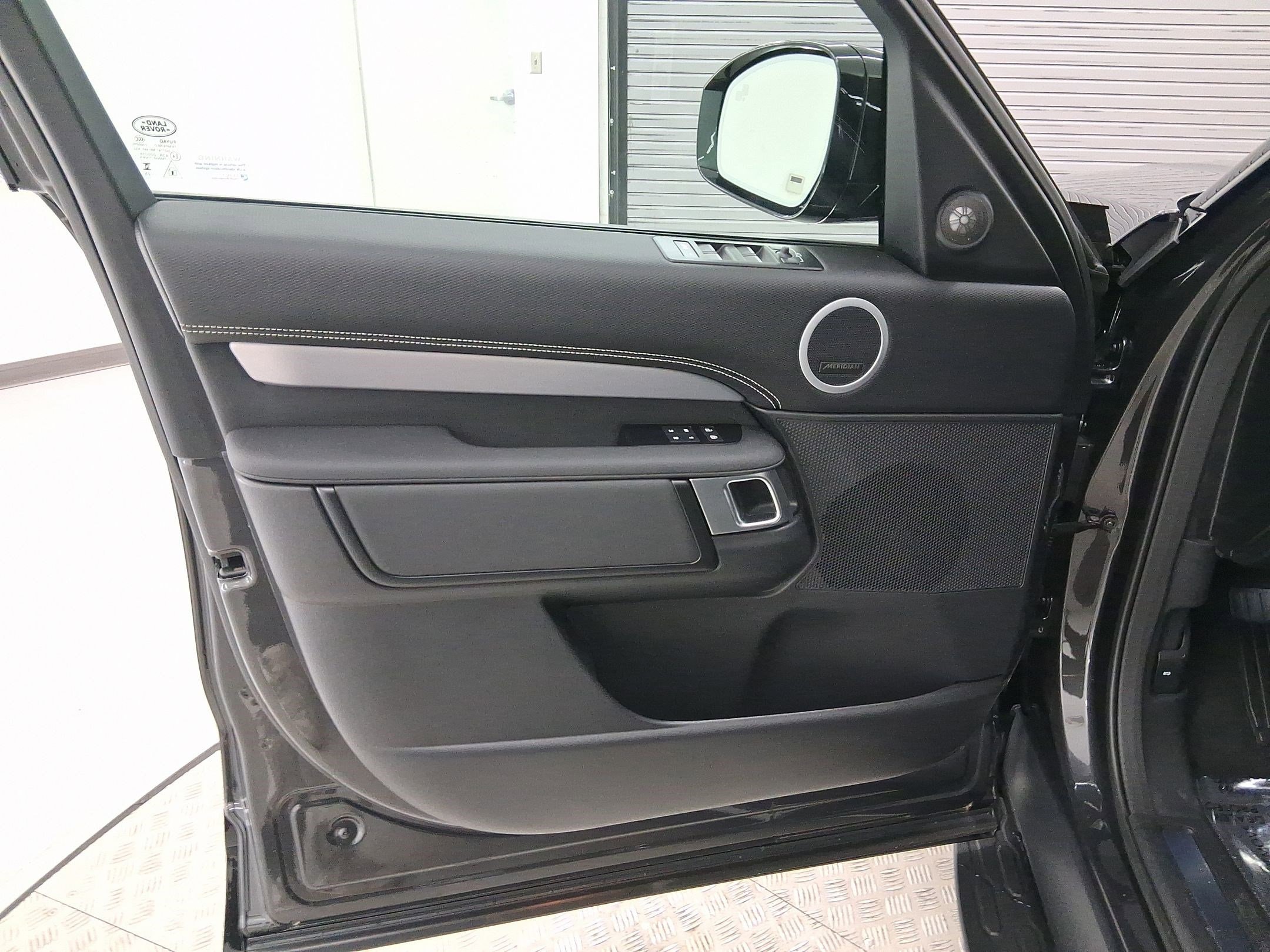 2026 Land Rover Discovery Gemini Edition - Photo 21