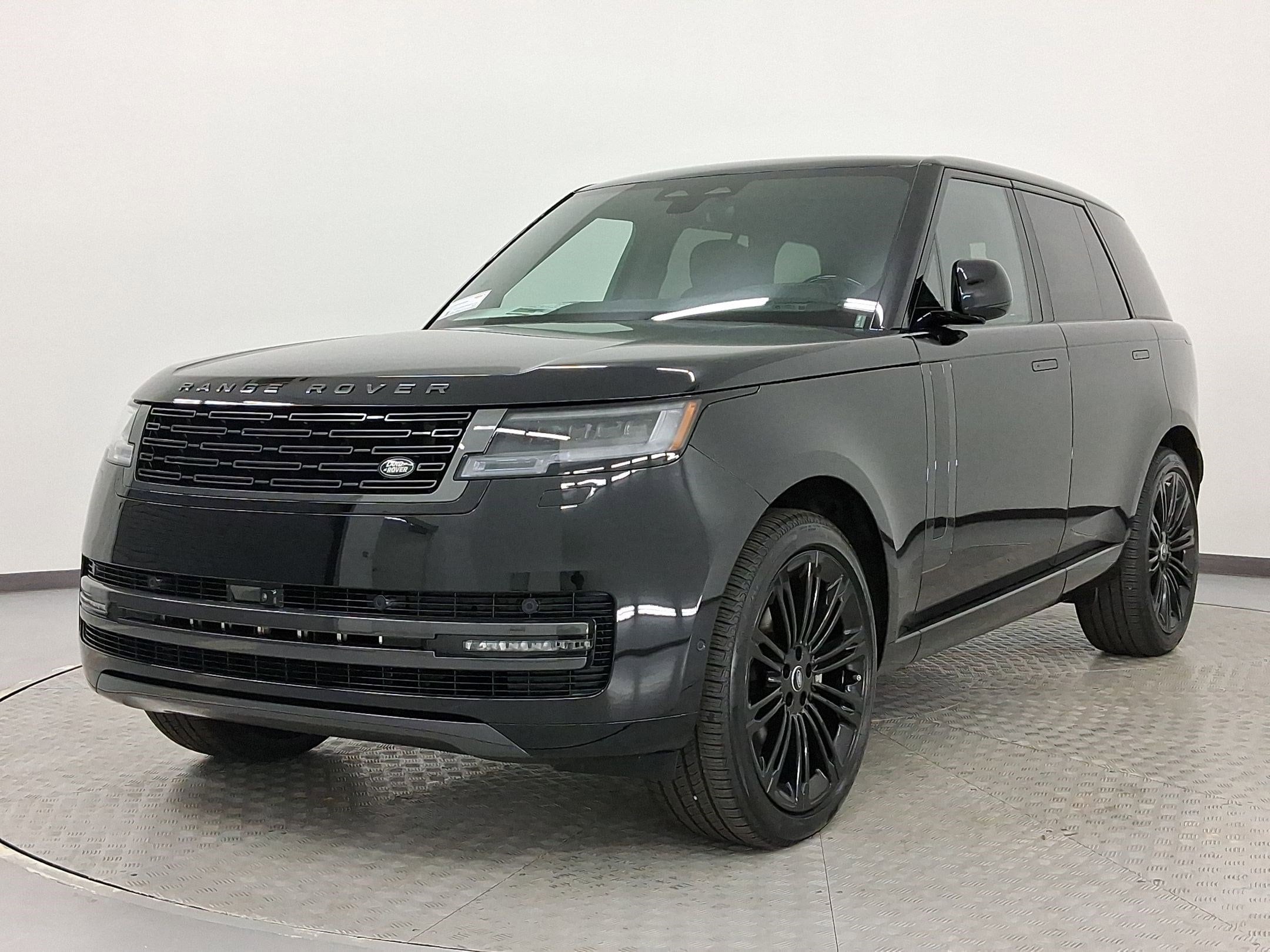 2025 Land Rover Range Rover SE's photo