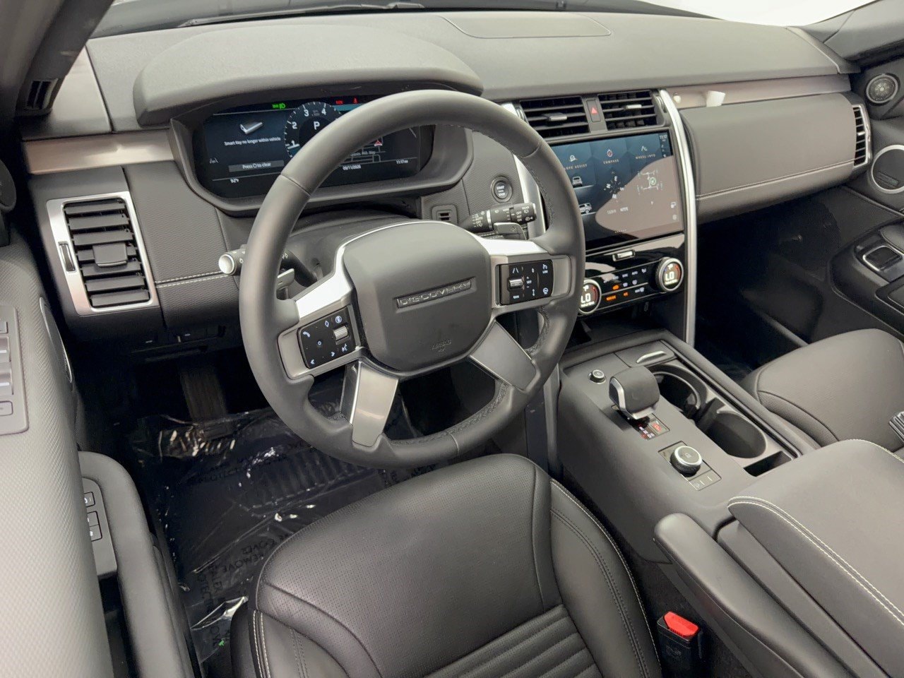 2026 Land Rover Discovery Dynamic SE SUV