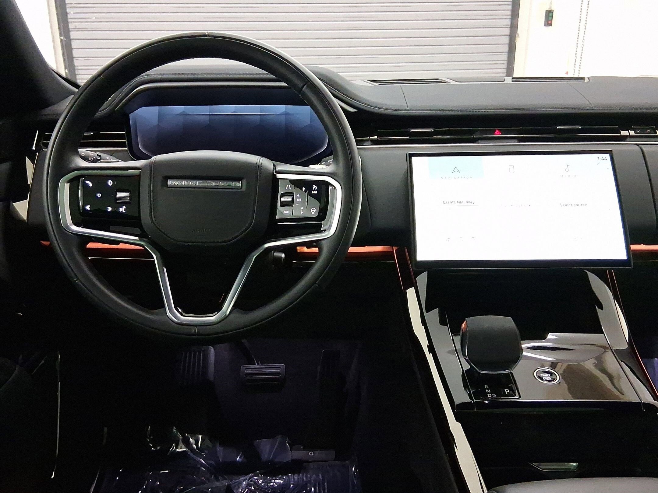 2024 Land Rover Range Rover Sport SE photo 4
