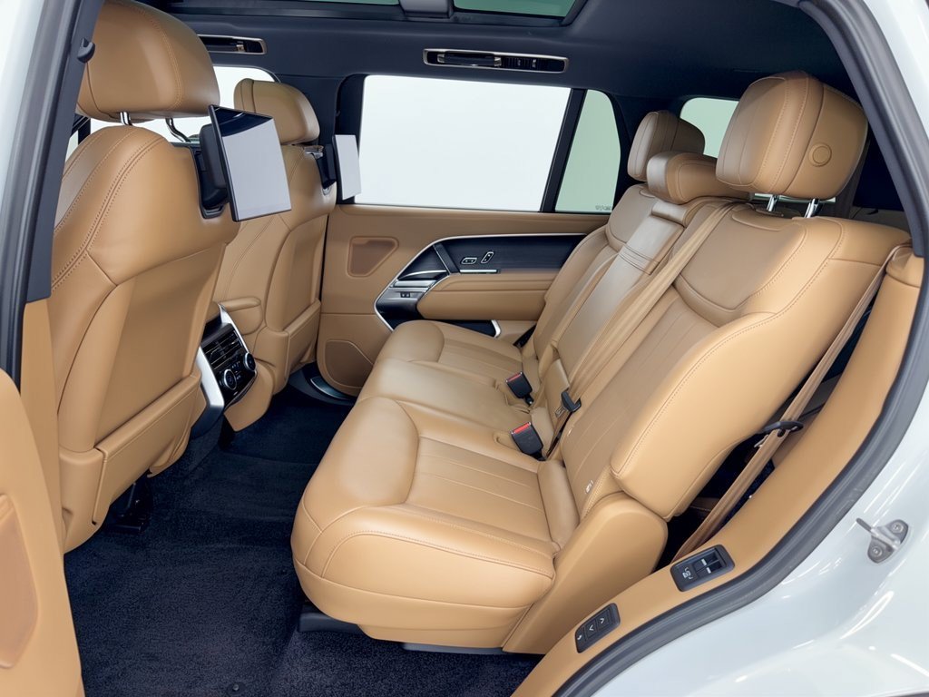 2023 Land Rover Range Rover SE - Photo 24