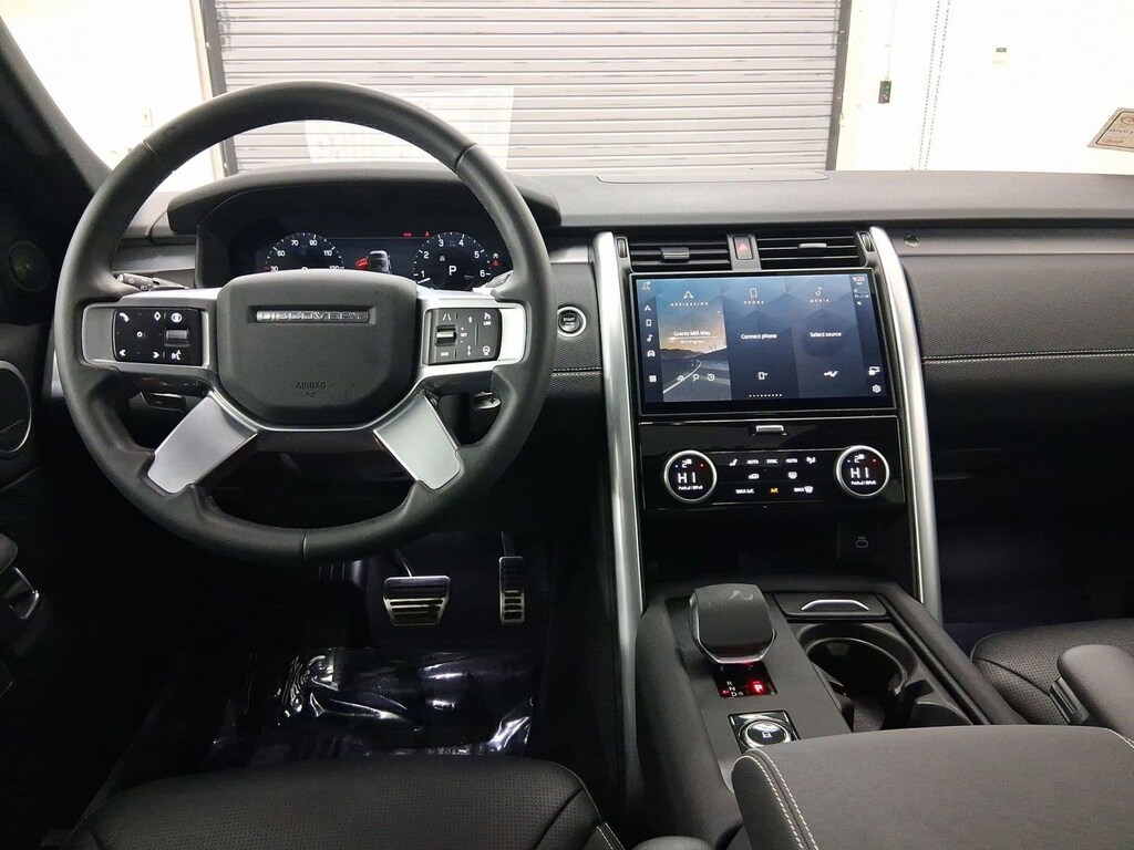 Used 2025 Land Rover Discovery P360 Dynamic SE SUV