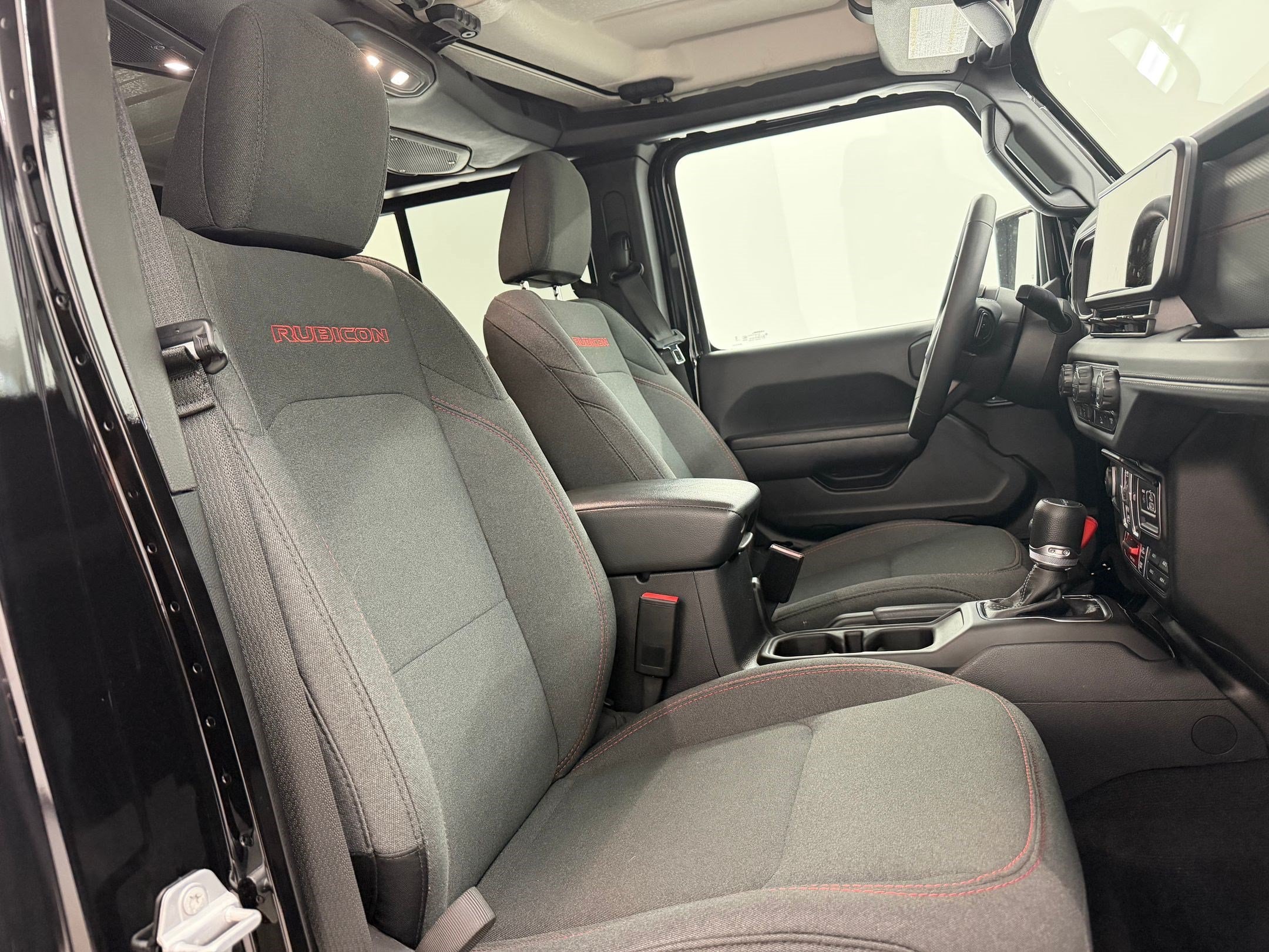 2025 Jeep Gladiator Rubicon - Photo 25