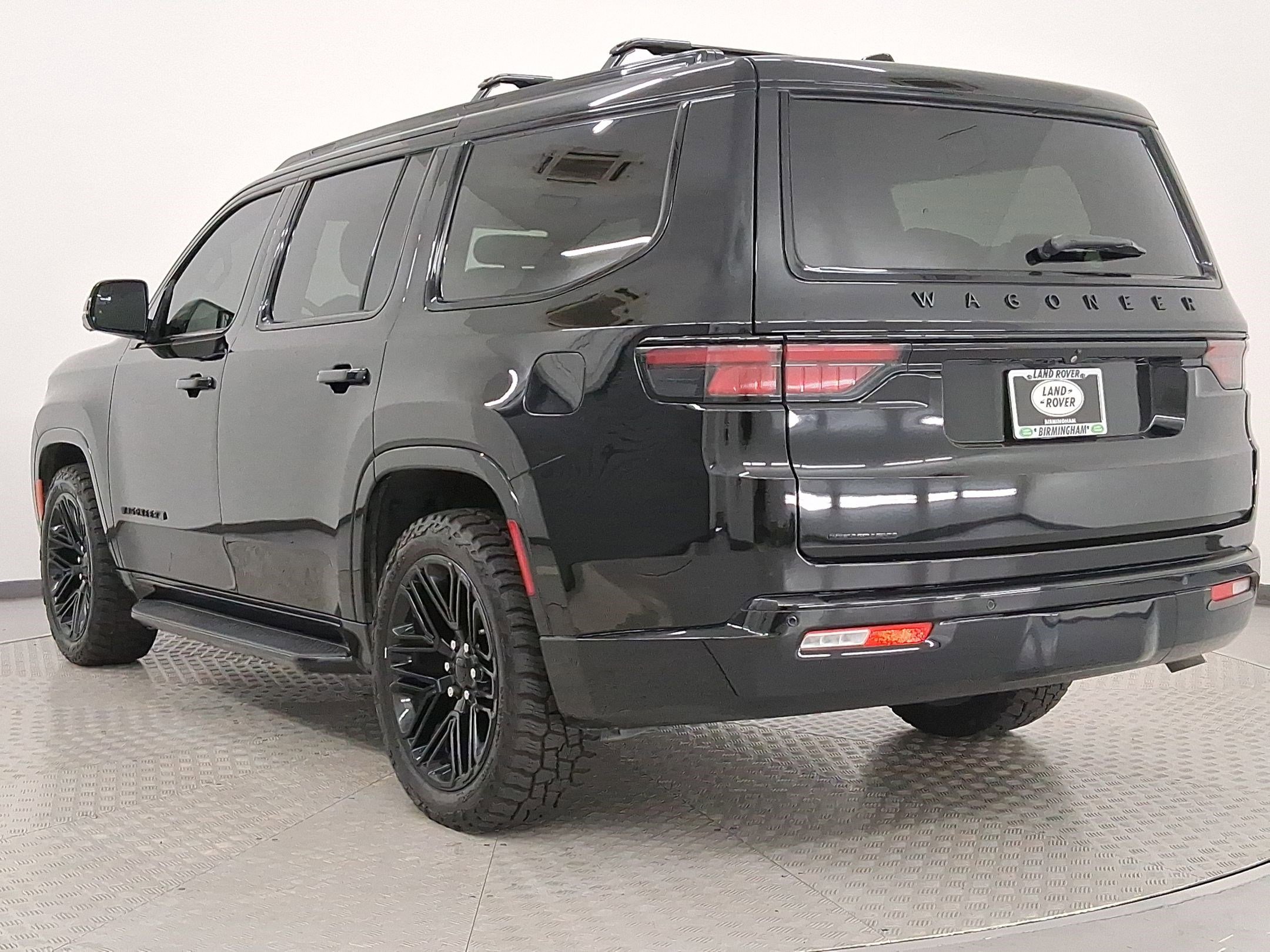 2022 Jeep Wagoneer Series III Carbide photo 2