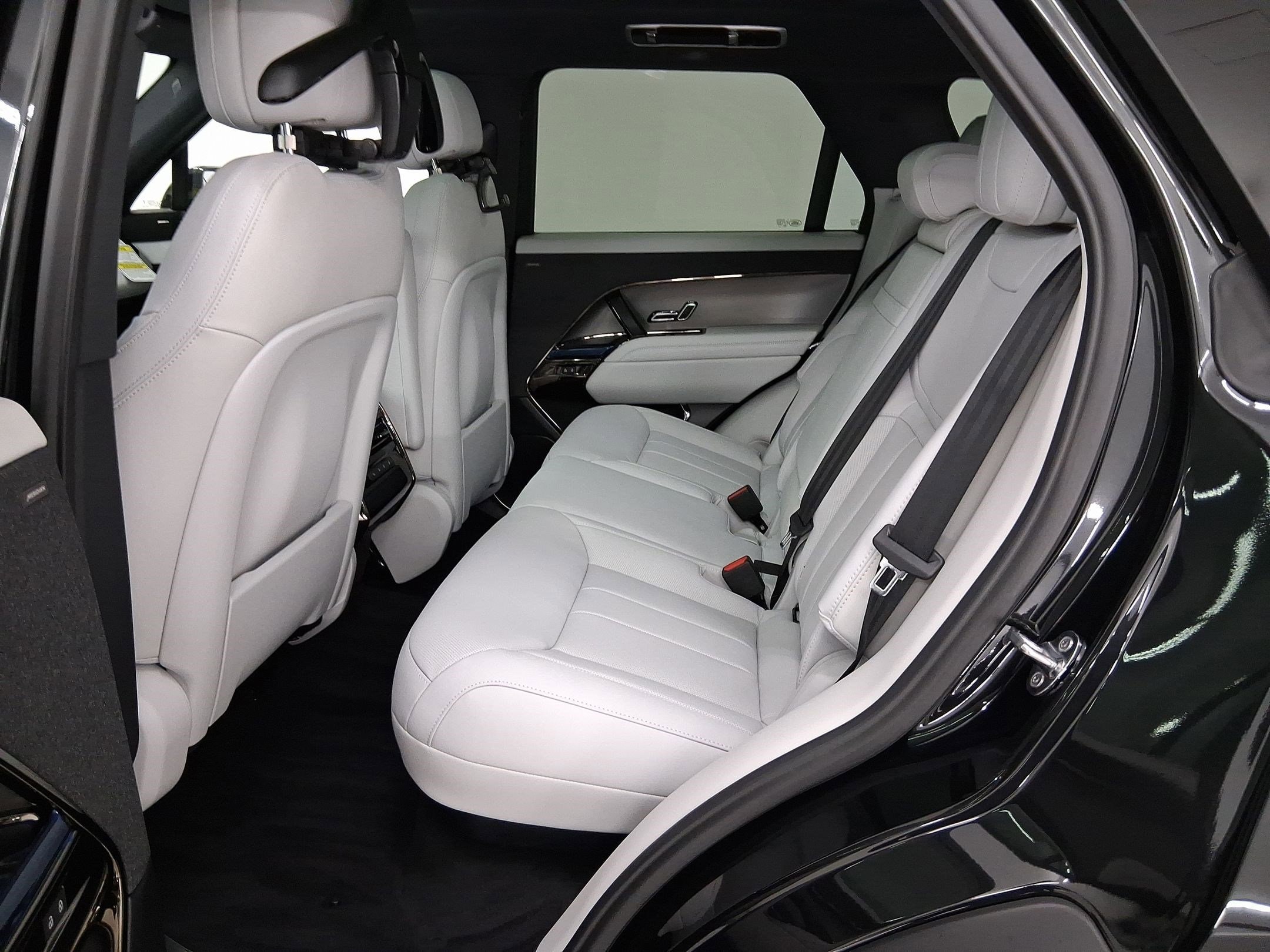 2026 Land Rover Range Rover Sport SE - Photo 13