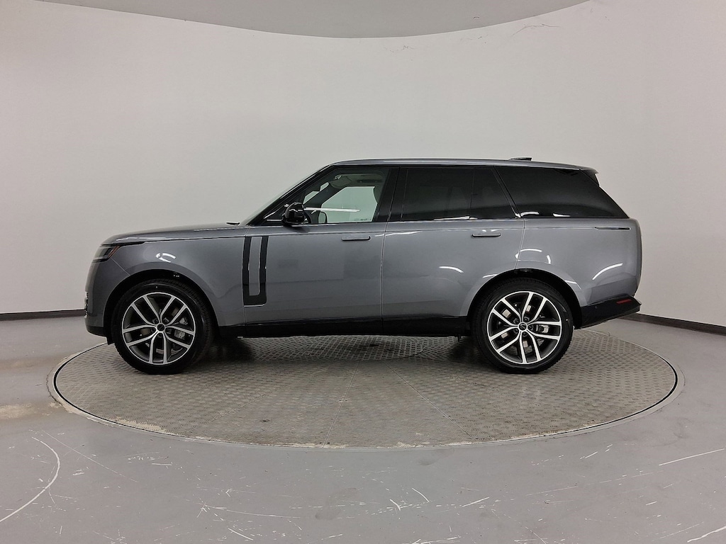 New 2026 Land Rover Range Rover P530 SE SUV