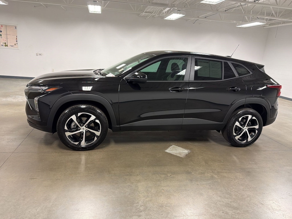 Used 2025 Chevrolet Trax 1RS SUV