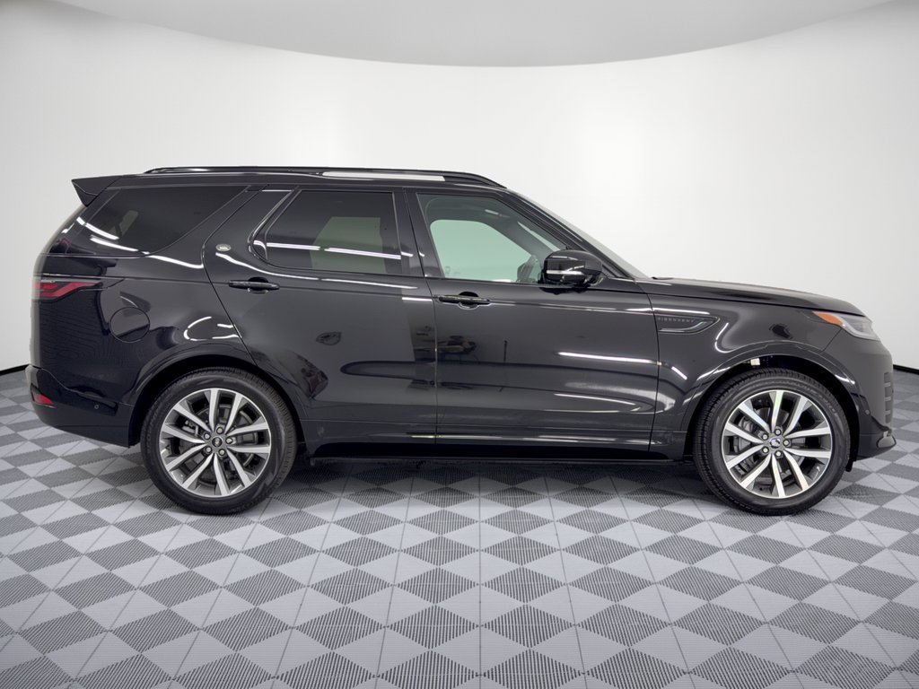 2026 Land Rover Discovery Dynamic SE SUV