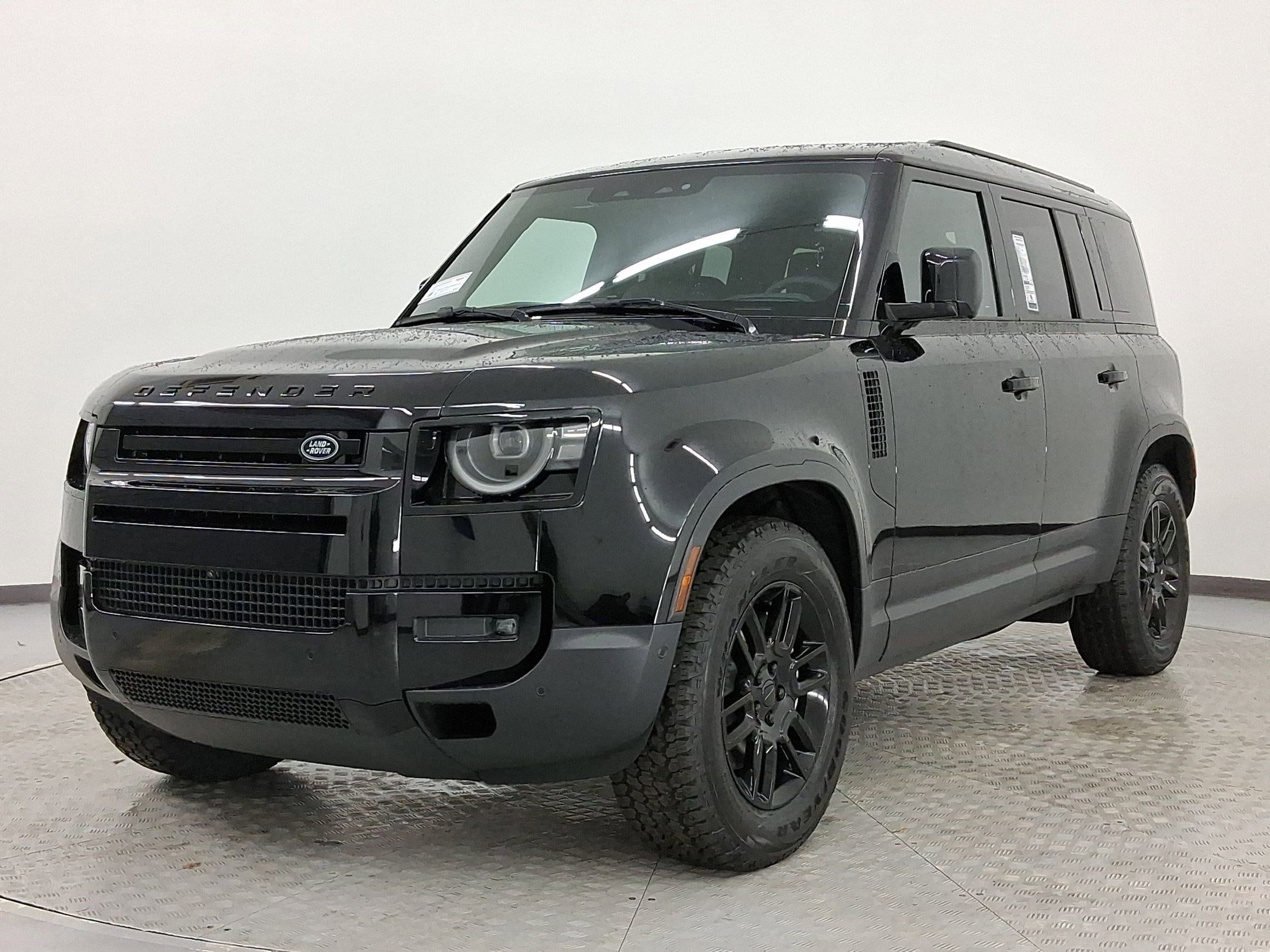 2026 Land Rover Defender S's photo