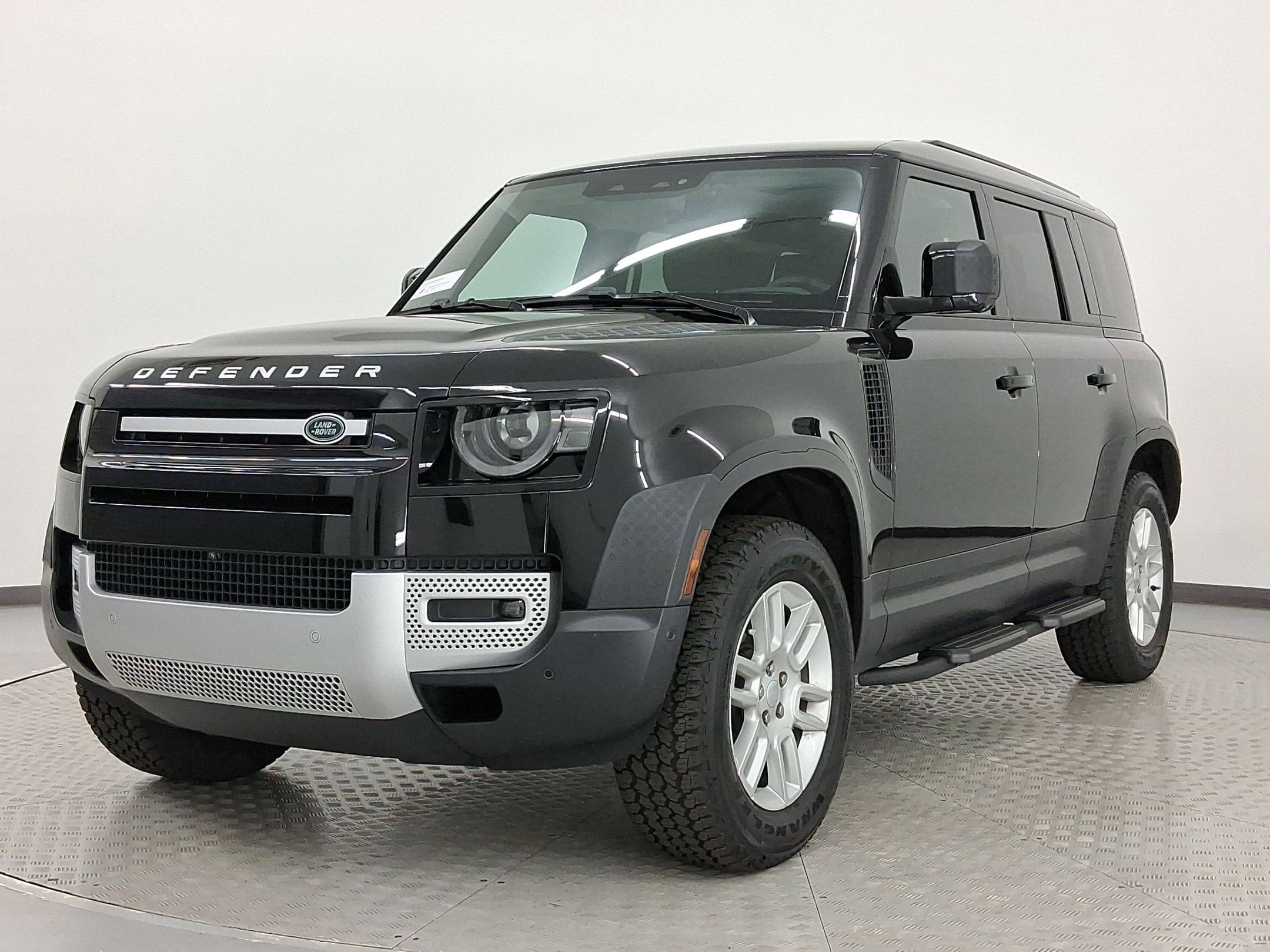 2025 Land Rover Defender S's photo