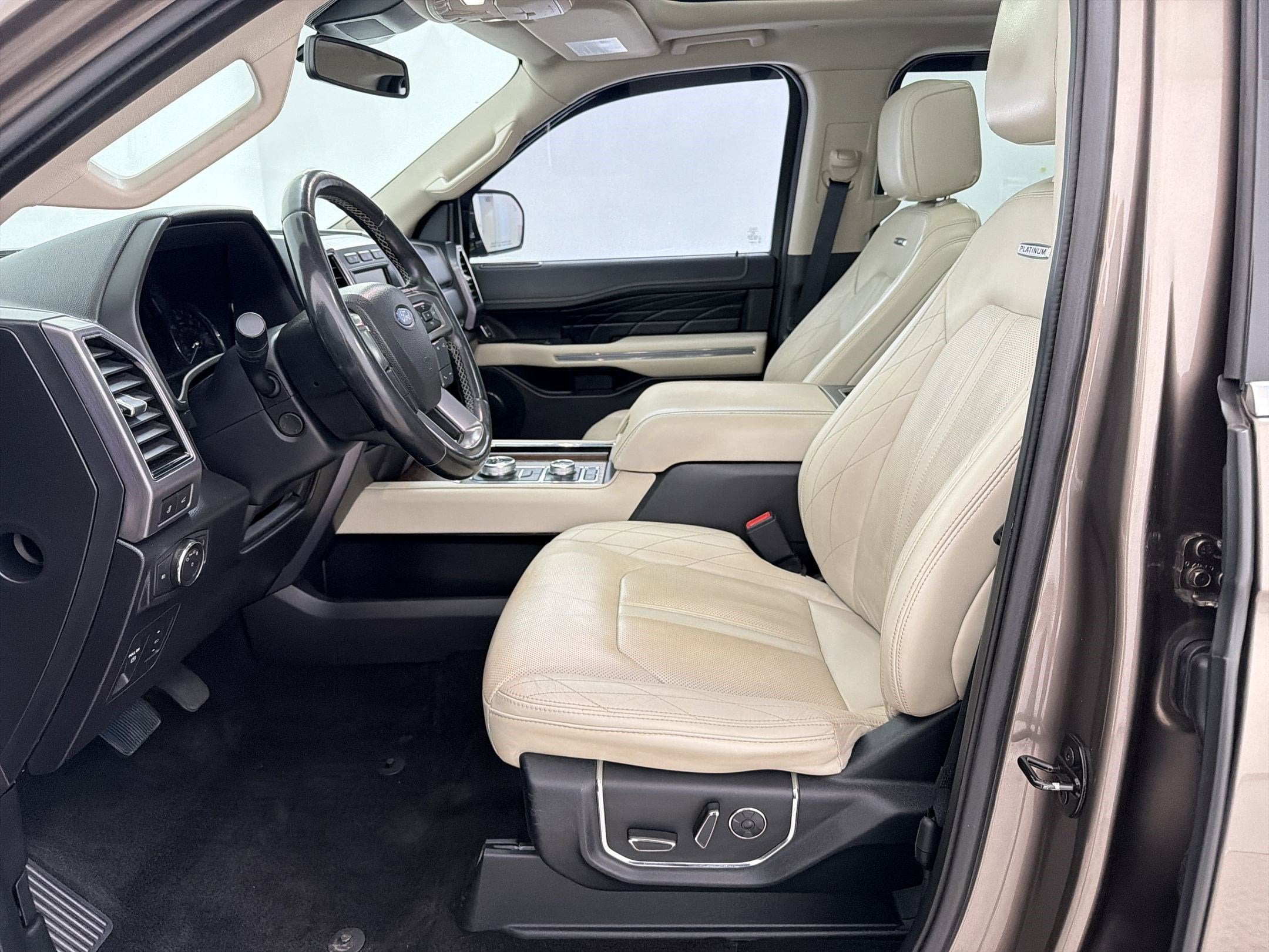 2019 Ford Expedition Platinum photo 4