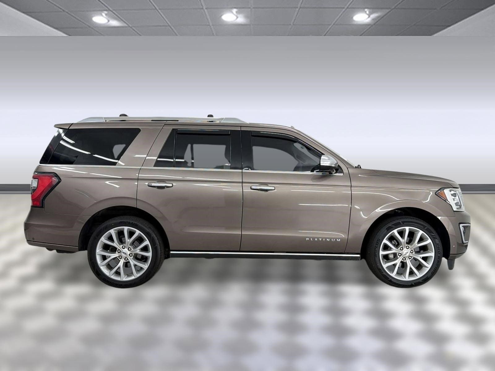 2019 Ford Expedition Platinum photo 3