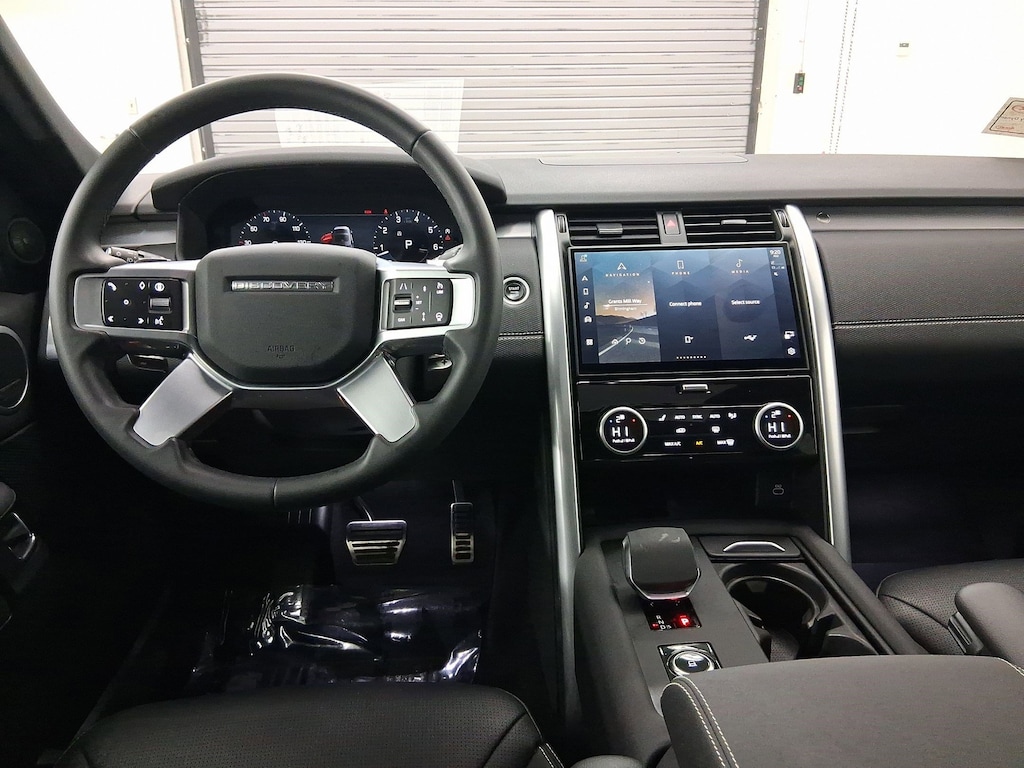 New 2025 Land Rover Discovery P360 Dynamic SE SUV