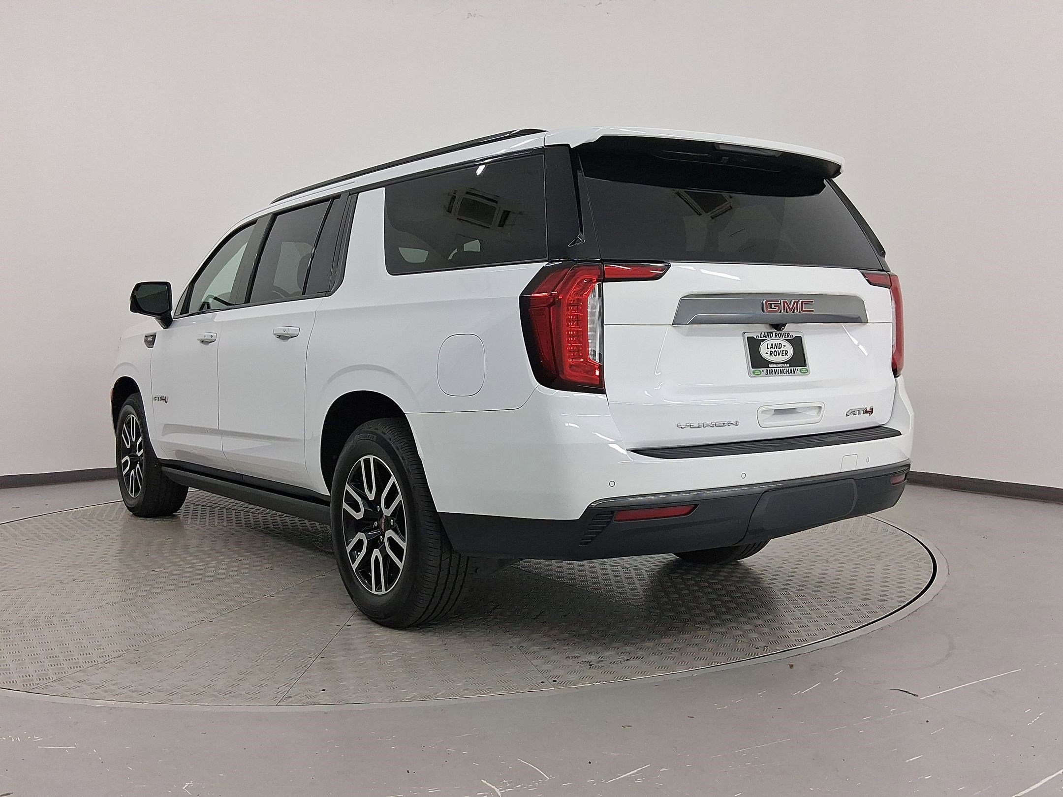 2021 Gmc Yukon XL AT4 photo 3