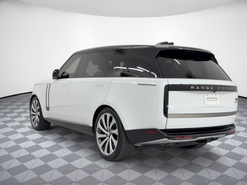 2023 Land Rover Range Rover SE - Photo 3