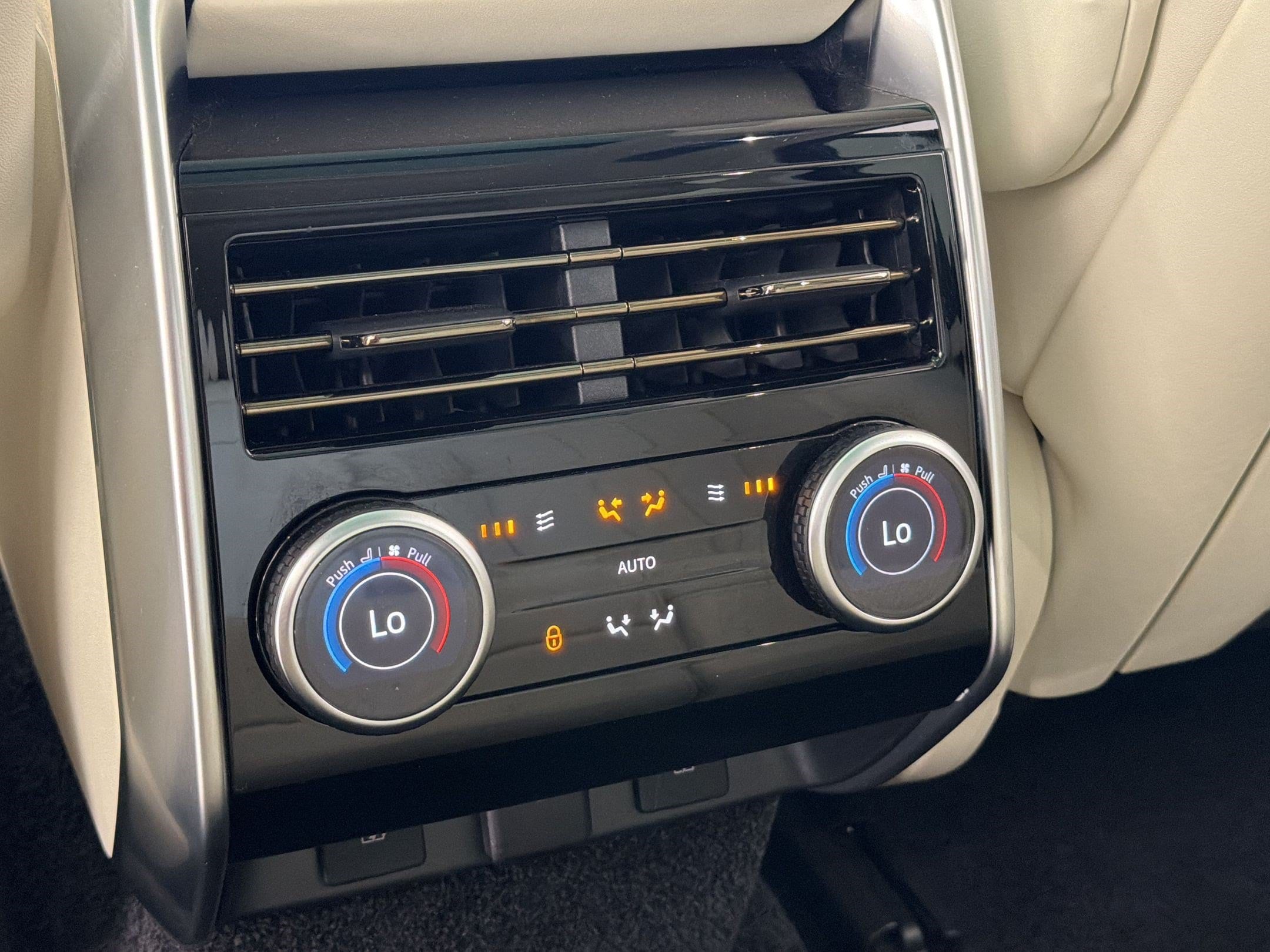 2023 Land Rover Range Rover SE - Photo 34