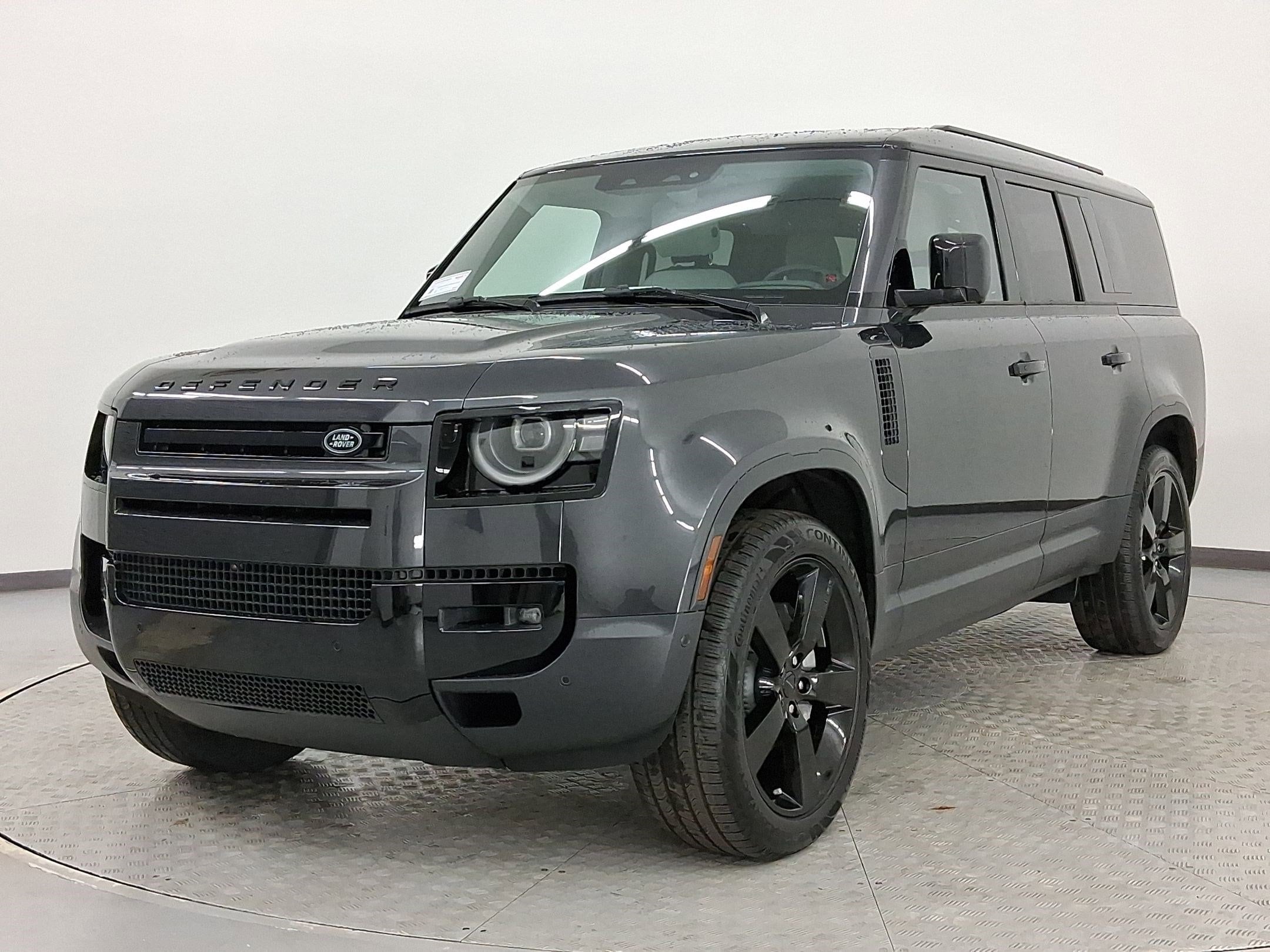 2026 Land Rover Defender S's photo