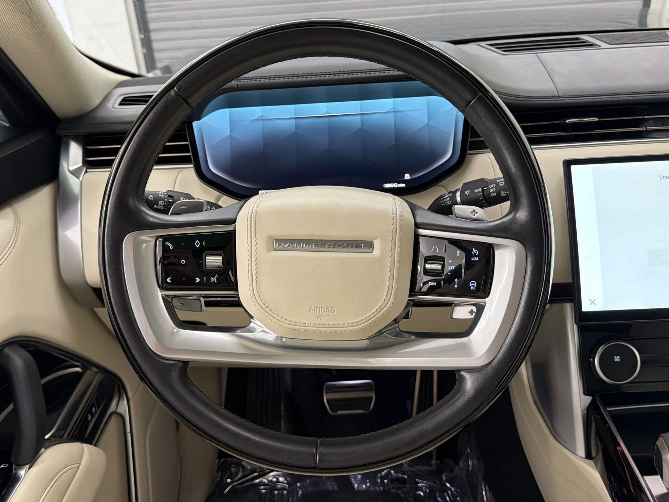 2023 Land Rover Range Rover SE - Photo 11